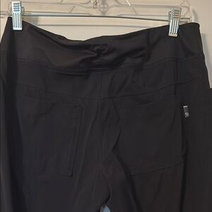 Mountain Hardwear Dynama black pant size medium. Long length. Adjustable at cuff